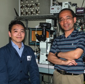 2016 Hartwell Fellow Kuangwen Hsieh, Ph.D. (L) and mentor Tza-Huei Wang, Ph.D., The Johns Hopkins University