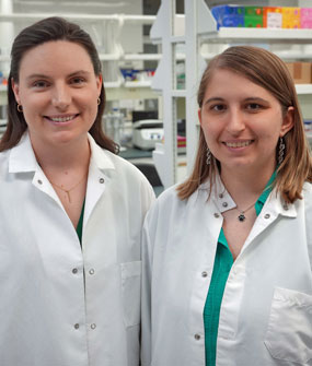 2022 Hartwell Fellow Shawna Cook, Ph.D. and mentor Jacquelyn Evans, Ph.D., Cornell University