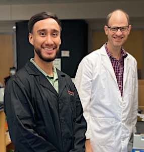 2020 Hartwell Fellow Juan Valdez-Lopez, Ph.D. (L) and mentor Jeremy N. Kay, Ph.D., Duke University